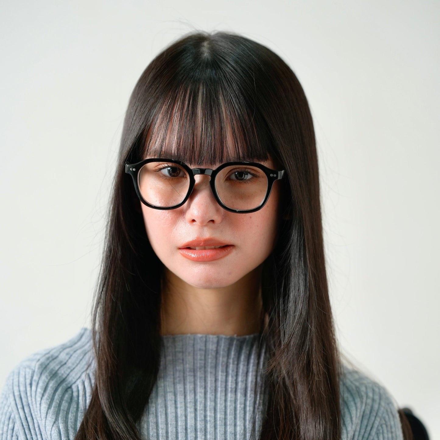 Svelte – Black / Clear